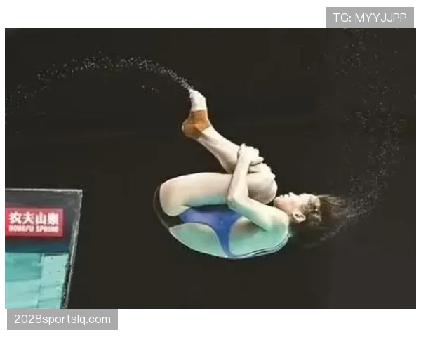 全红婵今天又被拍到去逛奢侈品街，谁能想到她水花背后还有这样的爱好？