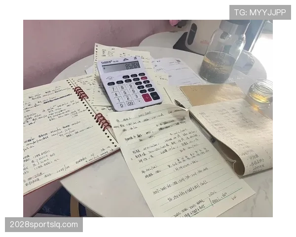 刚看到莱万多夫斯基的收银小票，数字厚到让我怀疑人生