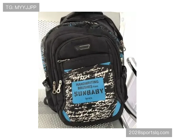 崔家溪随手拎的购物袋比我整月开销还贵，哭笑不得