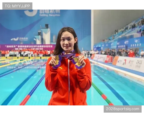 李冰洁训练间隙偷偷买了什么，竟然和赛场上判若两人？